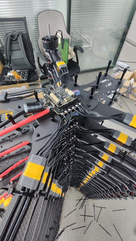 Máy bay không người lái FPV 17 inch Đường dài Công suất cao Máy bay không người lái đua FPV Tải trọng 12 KG