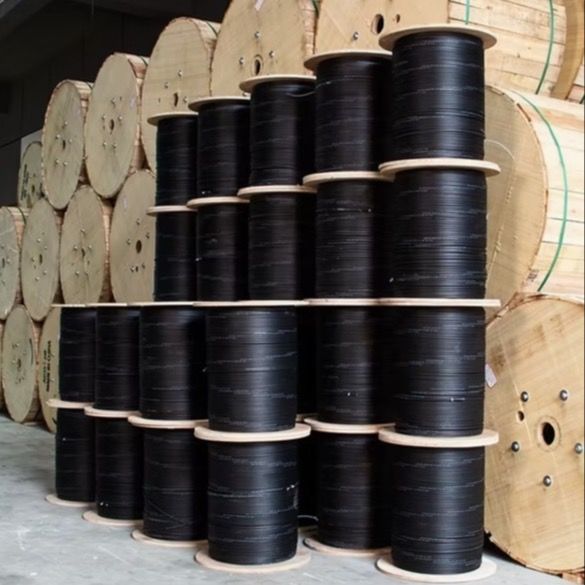 Cáp quang FTTH dây cáp quang đen, 4 lõi, dùng cho thi công viễn thông